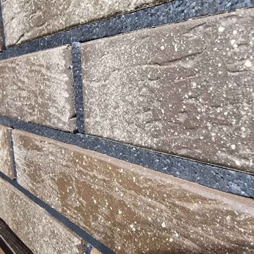 Кирпич керамический красный флэш с пепельной посыпкой ультра, поверхность рустик