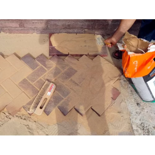 Купить Модифицированный песок для заполнения швов FUS серый, Quickmix - фото: 1